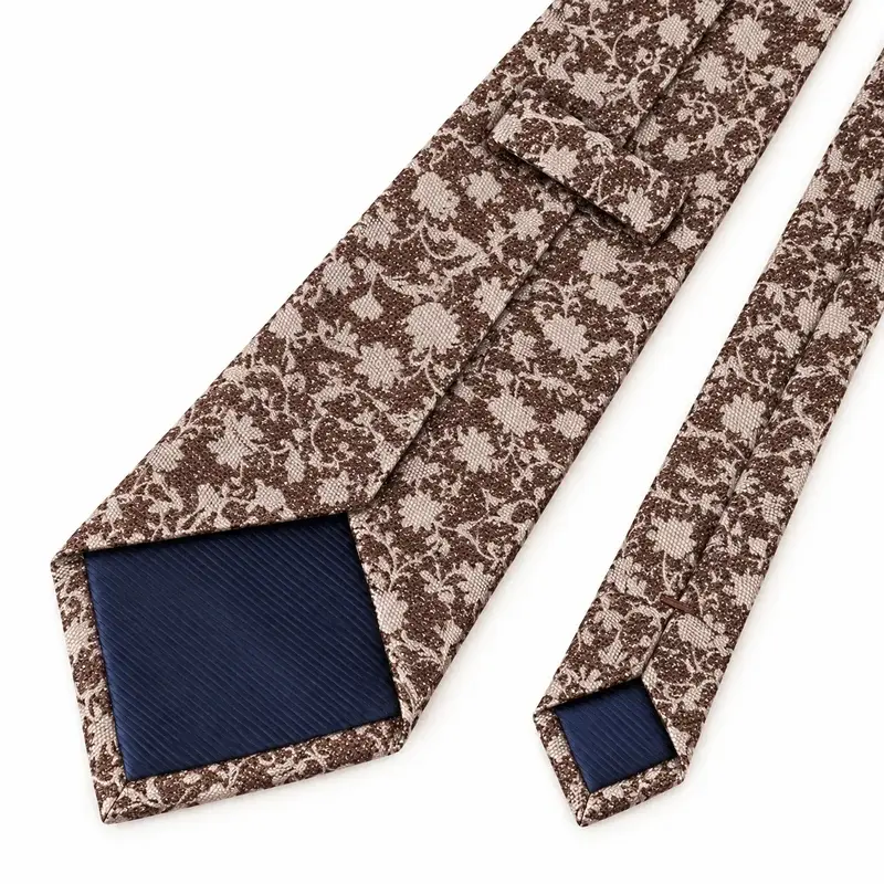 Reverse and finishing details of a necktie