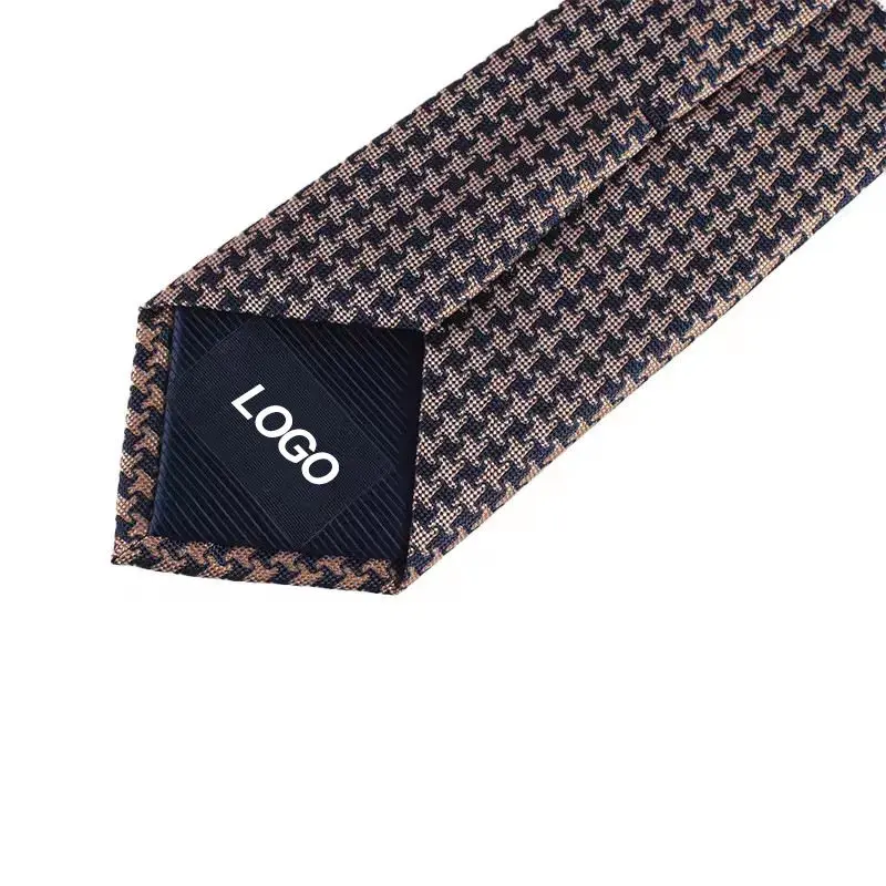 Reverse and finishing details of a necktie